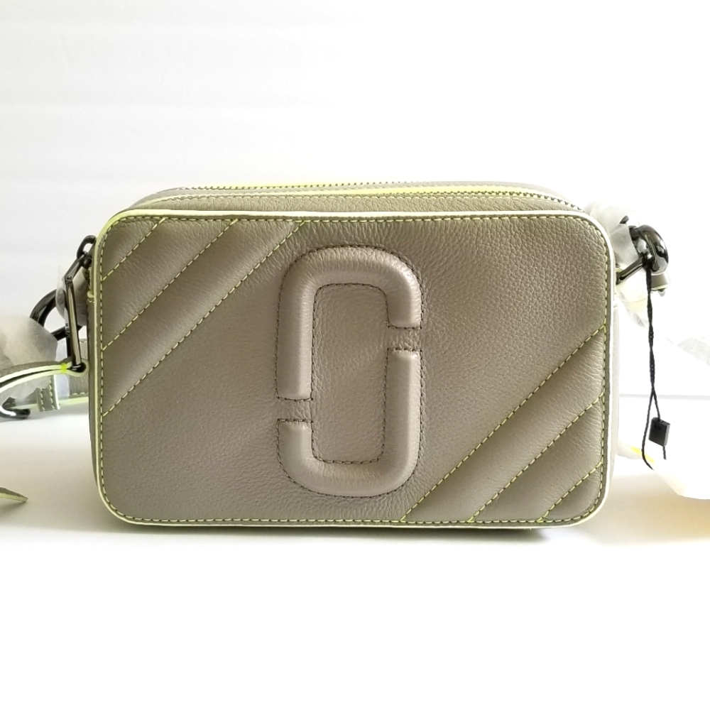 Marc Jacobs The Moto Shot 21 Leather Camera Crossbody Bag Gray Neon Green - Picture 2 of 7